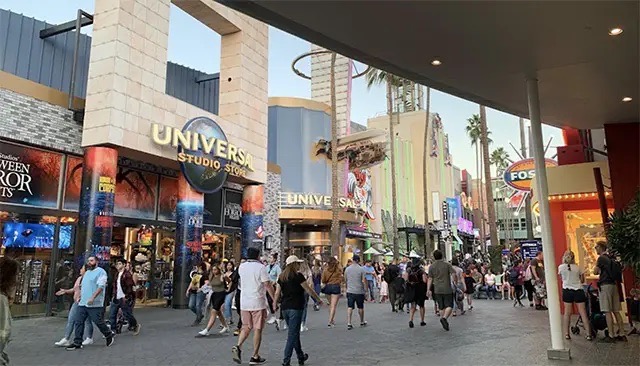 Universal CityWalk, Los Angeles, CA, United States, Universal Studios Hollywood Tour Guide