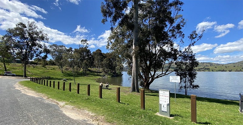 Lake Hume Tourist Park Beach Area NSW Australia